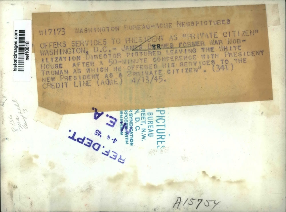 1945 Press Photo James Byrnes former mobilization Director leaves White House