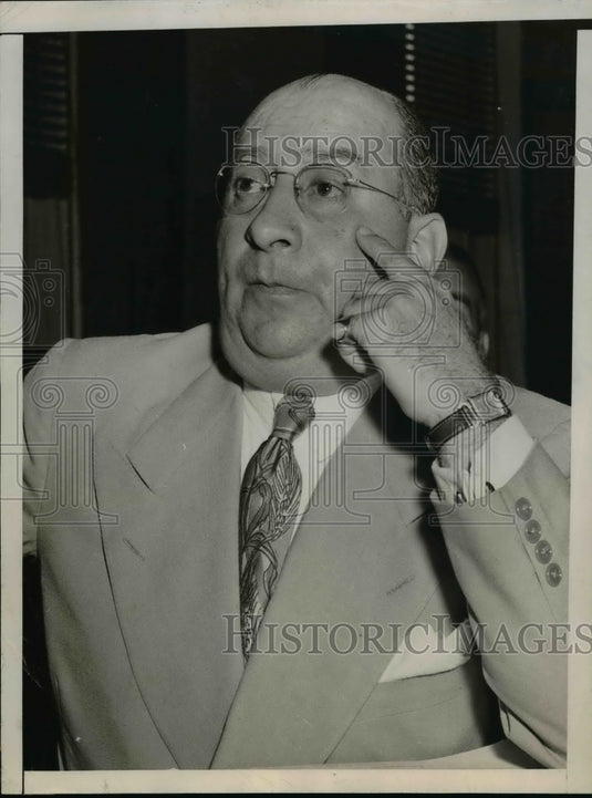 1946 Press Photo Benjamin F.Fields testifyon Garson Brothers Munitions combine