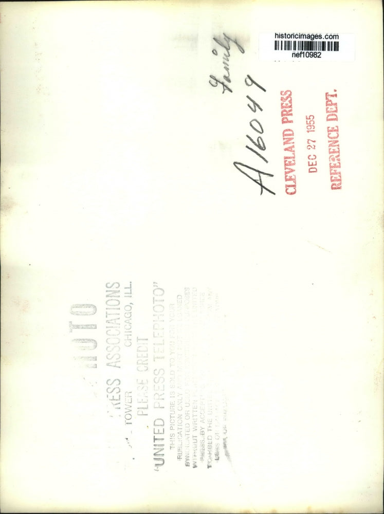 1955 Press Photo Pres. and Mrs. Eisenhower with their family at the White House