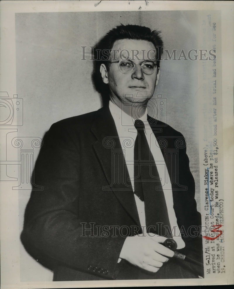 Load image into Gallery viewer, 1924 Press Photo C. Hiskey Arrives At District Court Where He Pleaded Innocent
