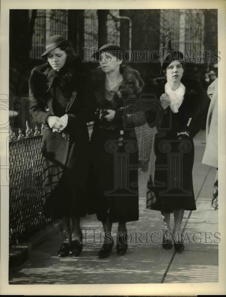 1935 Press Photo Mrs L Richards Wife Of Murdered Driver Was Killed Escaping