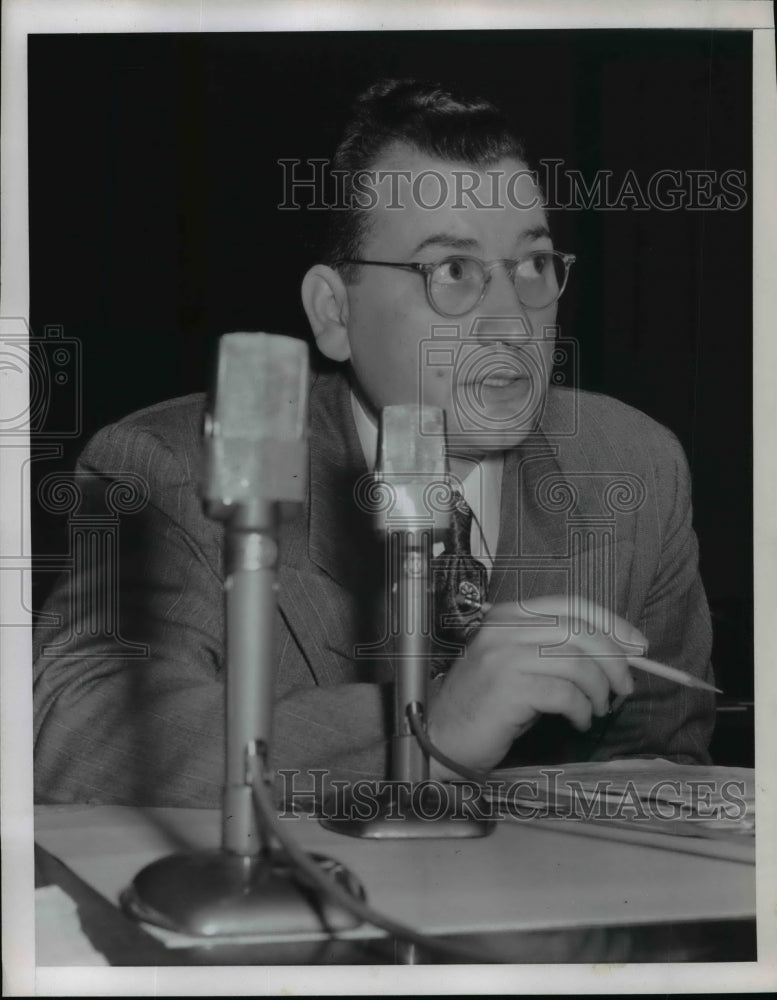 1952 Press Photo R. Guinta House Tax Scandal Probers Investigator Takes Stand