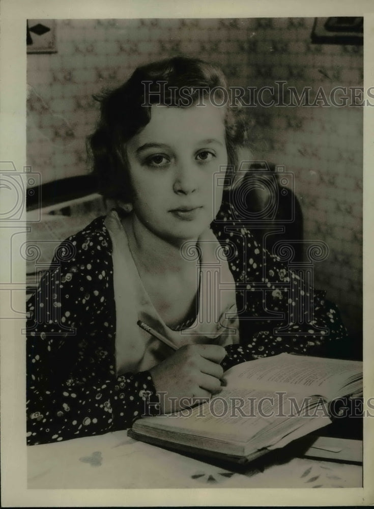 1933 Press Photo Eleanor Wesa won her fight to remain in the United States