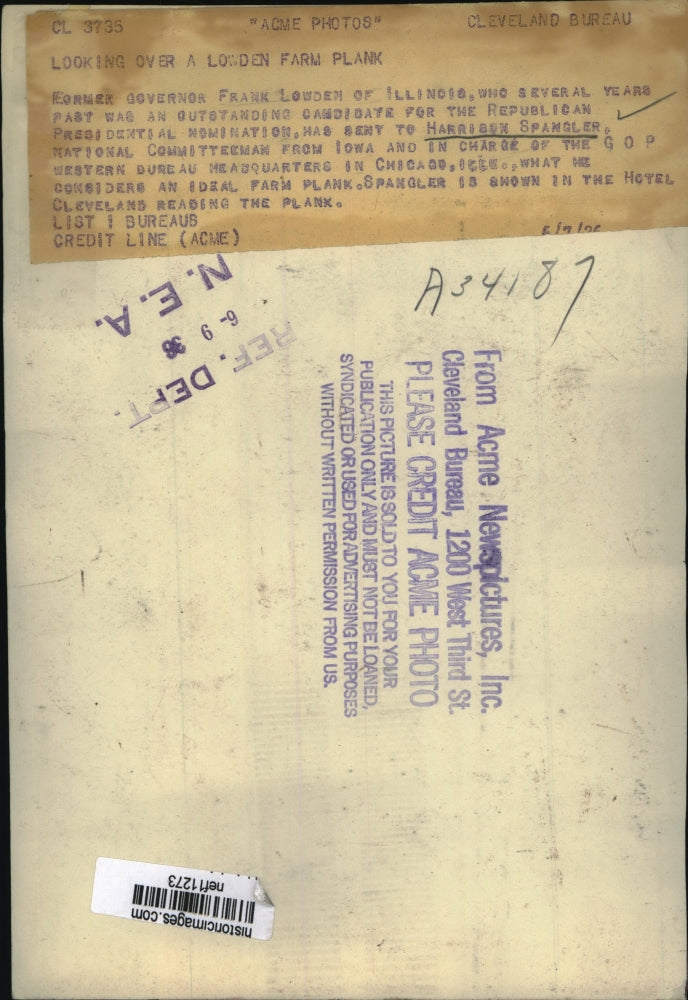 1936 Press Photo Frank Lowden of Illinois Looks Over An Ideal Farm Plank