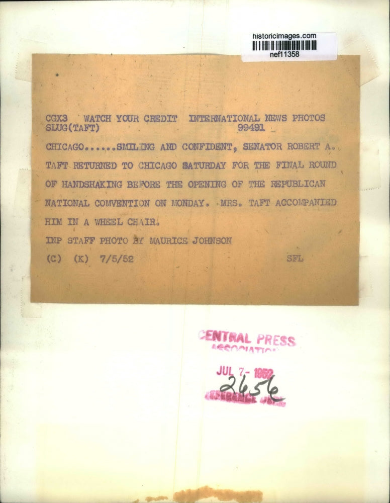 1952 Press Photo Sen. Robert A. taft and wife arrived at Chicago for Convention