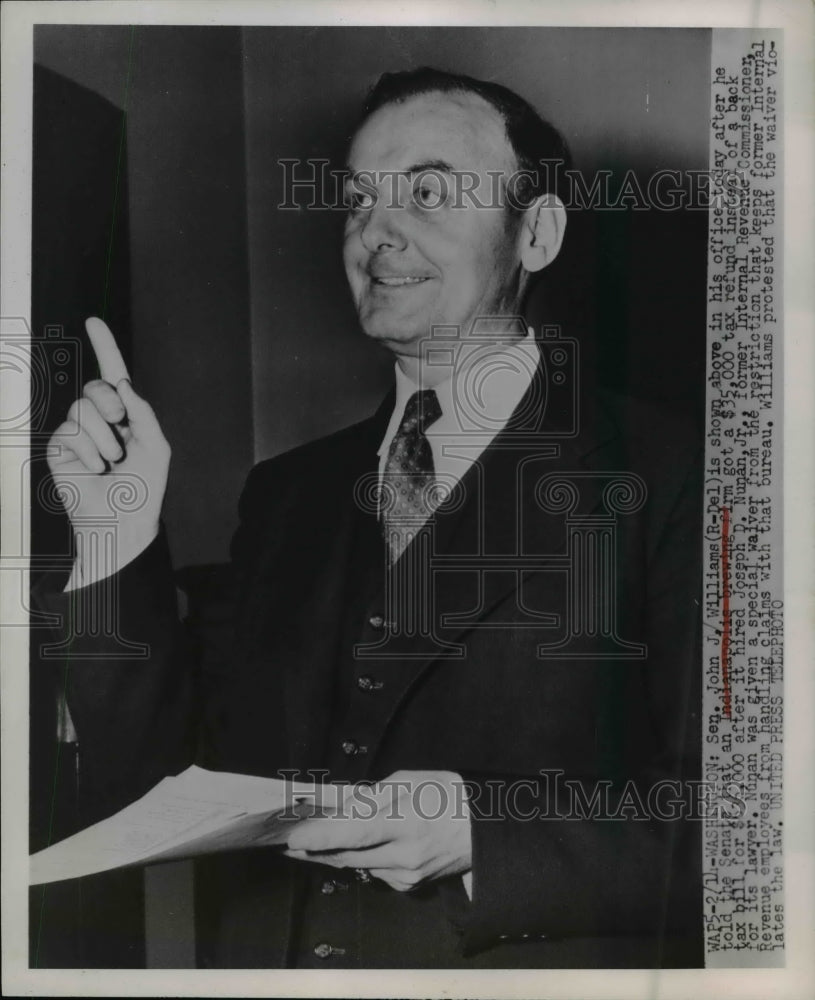 1952 Press Photo Sen.John J.Williams of Delaware is shown in his Office