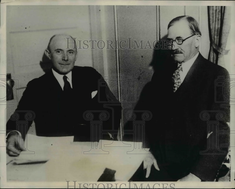 Load image into Gallery viewer, 1931 Press Photo Amos Woodcock and S.T.Gregg of the Western District
