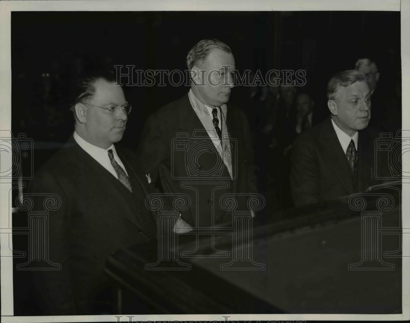 Load image into Gallery viewer, 1937 Press Photo Union Labor Leaders indicted on charges of blackmail
