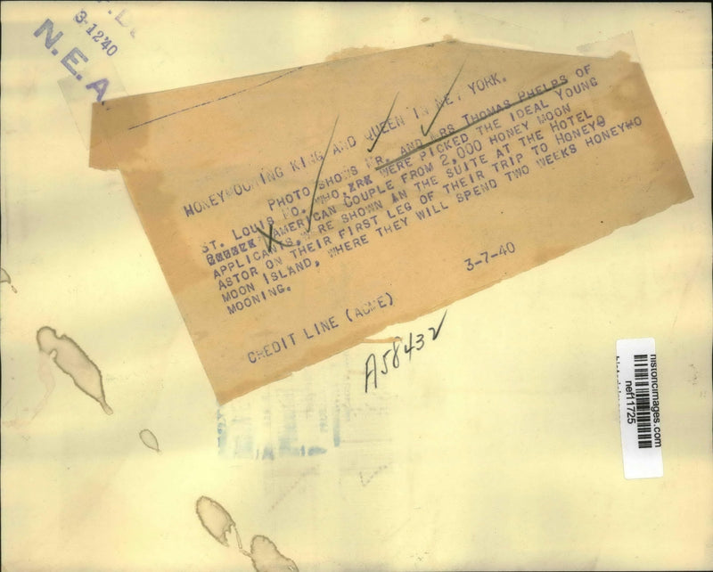 Load image into Gallery viewer, 1940 Press Photo Mr. &amp; Mrs. Thomas Phelps of St. Louis Wins Ideal Couple
