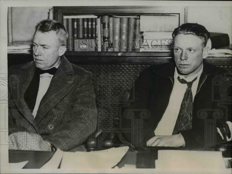 Load image into Gallery viewer, 1938 Press Photo H Walters (L) And C.Marcum Confess To Kidnapping Of J.Bryan, Jr
