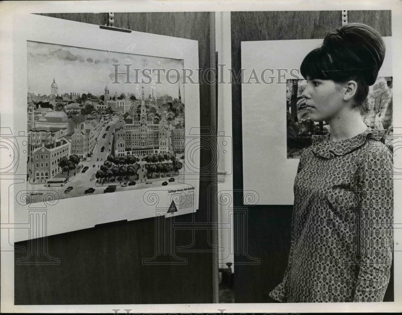 Load image into Gallery viewer, 1967 Press Photo Cindy Nakonezny Freshman At Cuyakoga Community College
