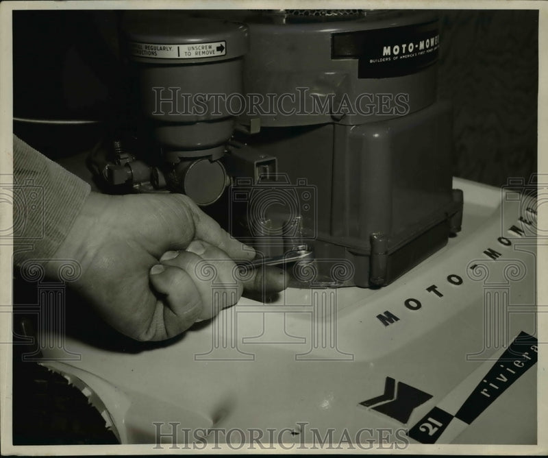 Load image into Gallery viewer, 1959 Press Photo Keep Connections Tight In Caring For Your Lawn Mower
