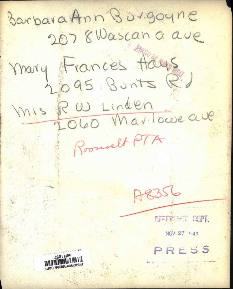 1943 Press Photo Barbara Ann Buvigoyne Mary Frances Hays and Mrs. R.W. Linda PTA