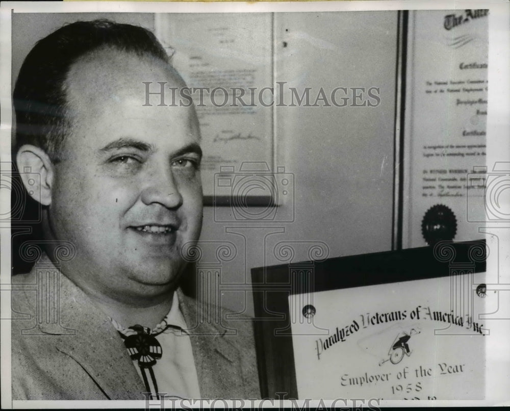 1960 Press Photo Dwight Guilfoil To Accept Handicapped American Of The Year