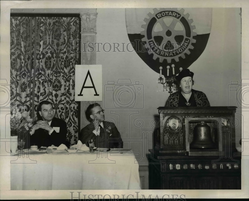 Load image into Gallery viewer, 1939 Press Photo Labor Leaders at Rotary Luncheon at Commodore Hotel
