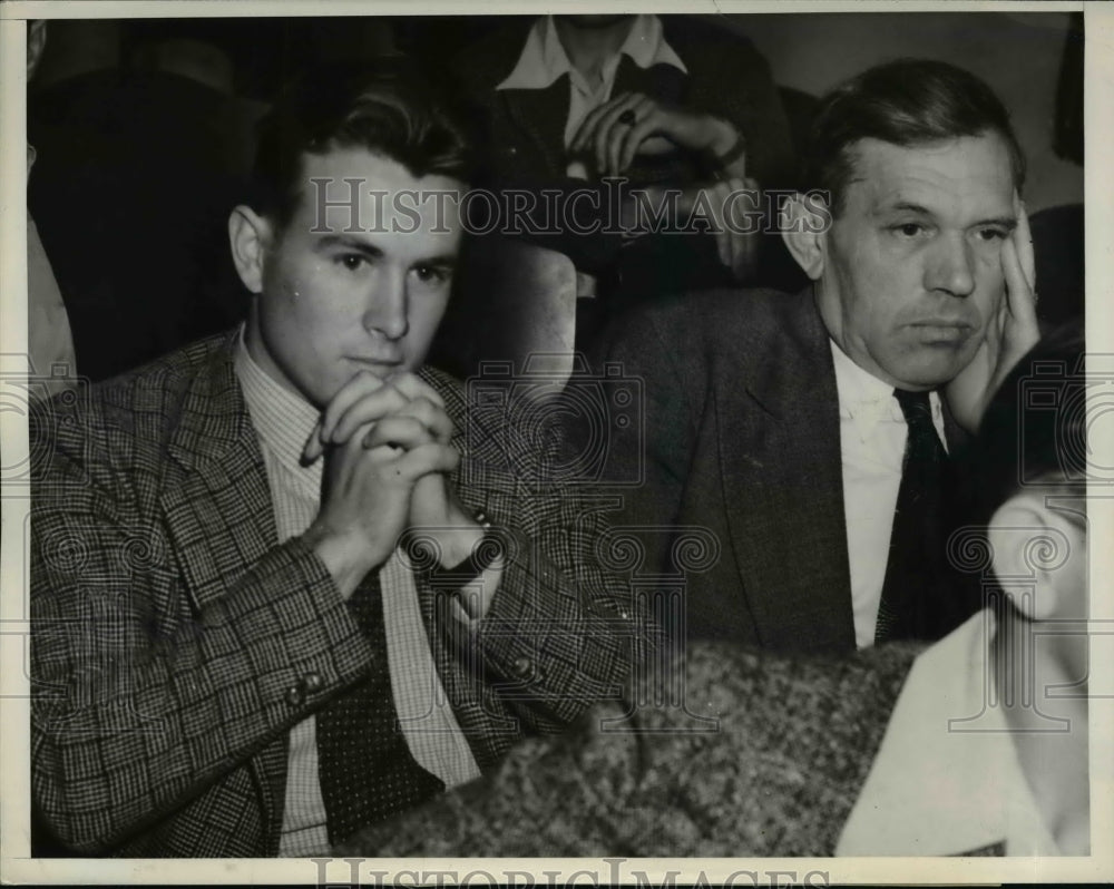 1938 Press Photo David Gray and Walter L.Griffin identifying witness at inquest