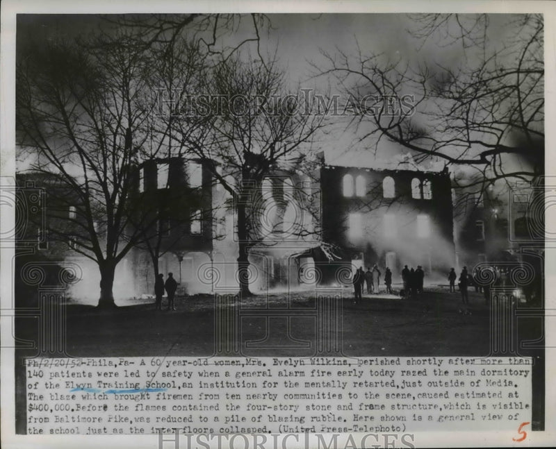 Load image into Gallery viewer, 1952 Press Photo Fire at the Main dormitory of the Elwyn Training School
