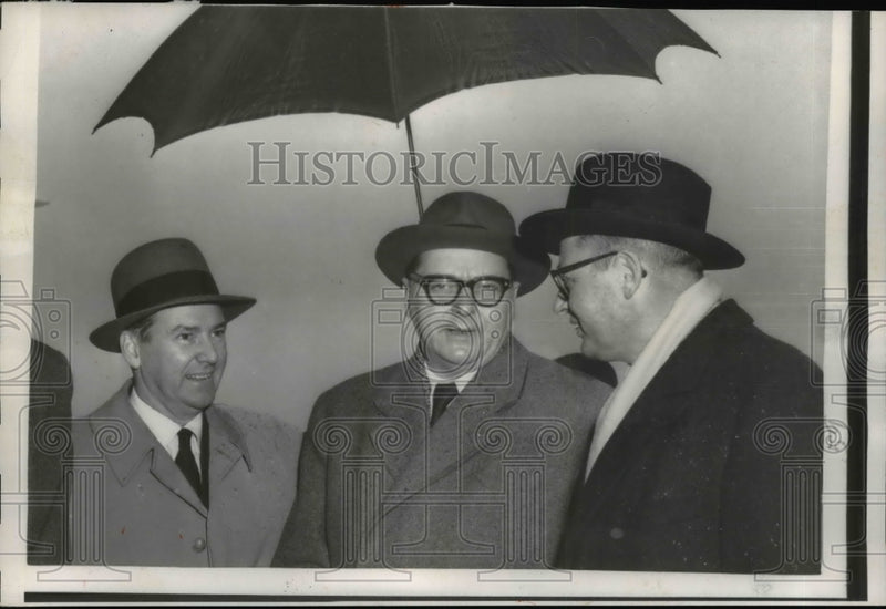 Load image into Gallery viewer, 1957 Press Photo German Foreign Minister H. Brentano (C) He Arrives At Airport
