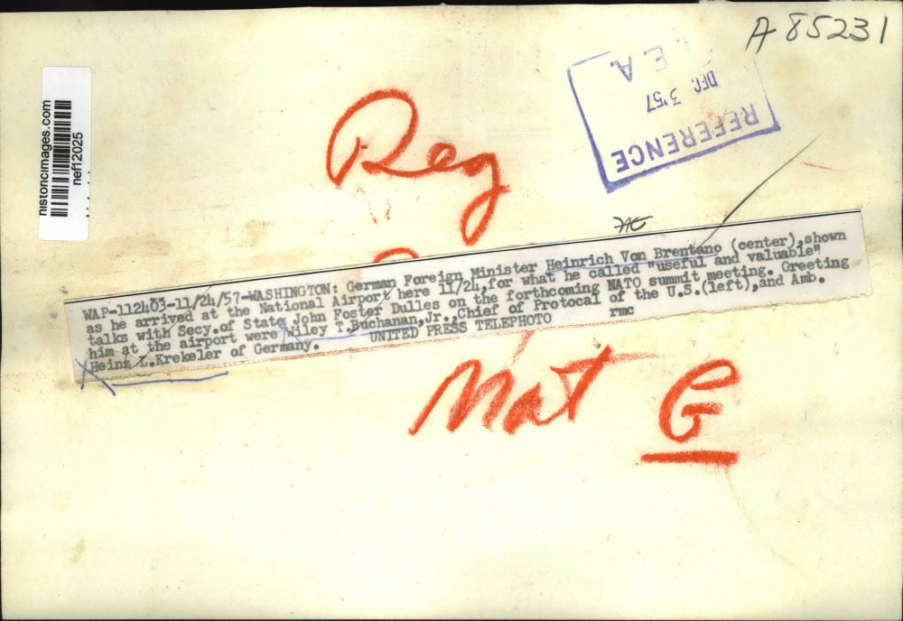 1957 Press Photo German Foreign Minister H. Brentano (C) He Arrives At Airport