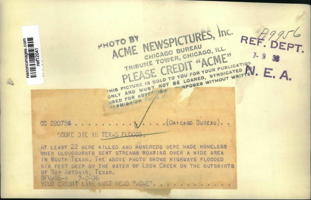 1936 Press Photo Highways Flooded 6-Feet Deep From Water of Leon Creek From Rain