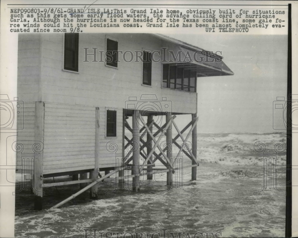 1961 Press Photo Grand Isle Home Gets Early Flood Water From Hurricane Carla