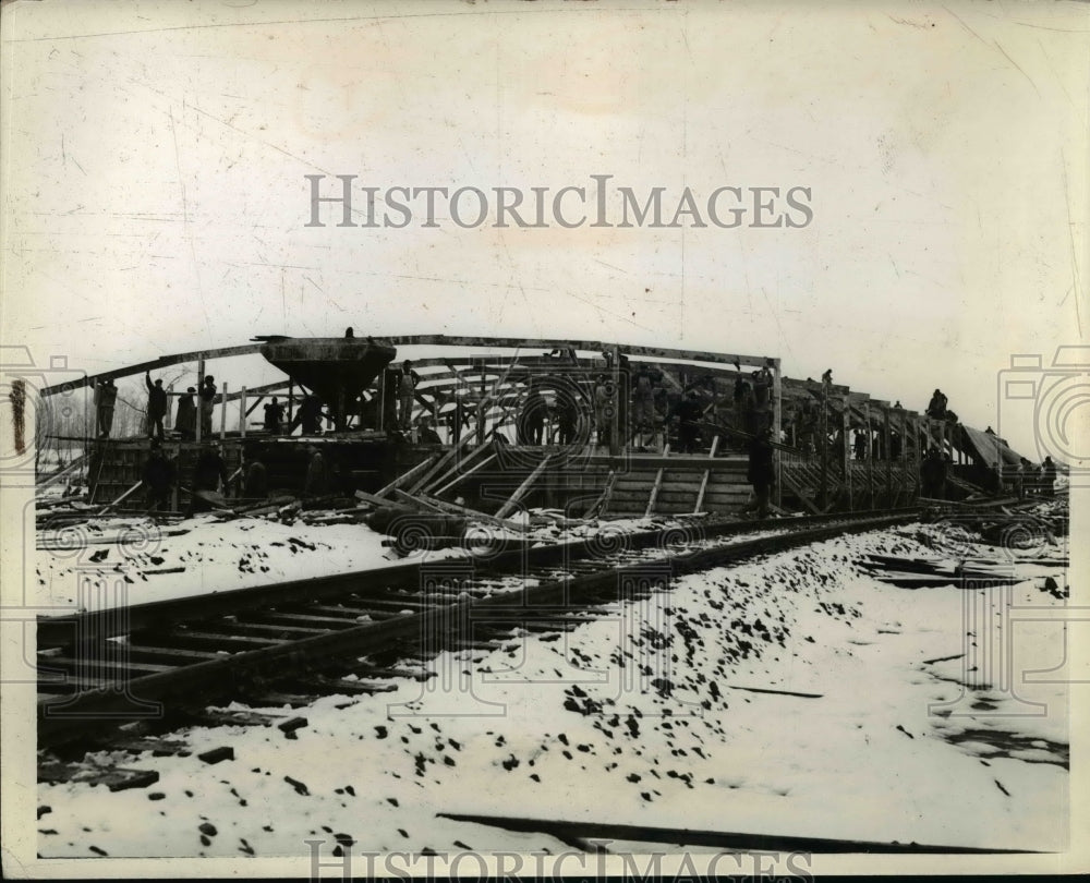 1941 Press Photo Startling High Explosive Plant - nef12084
