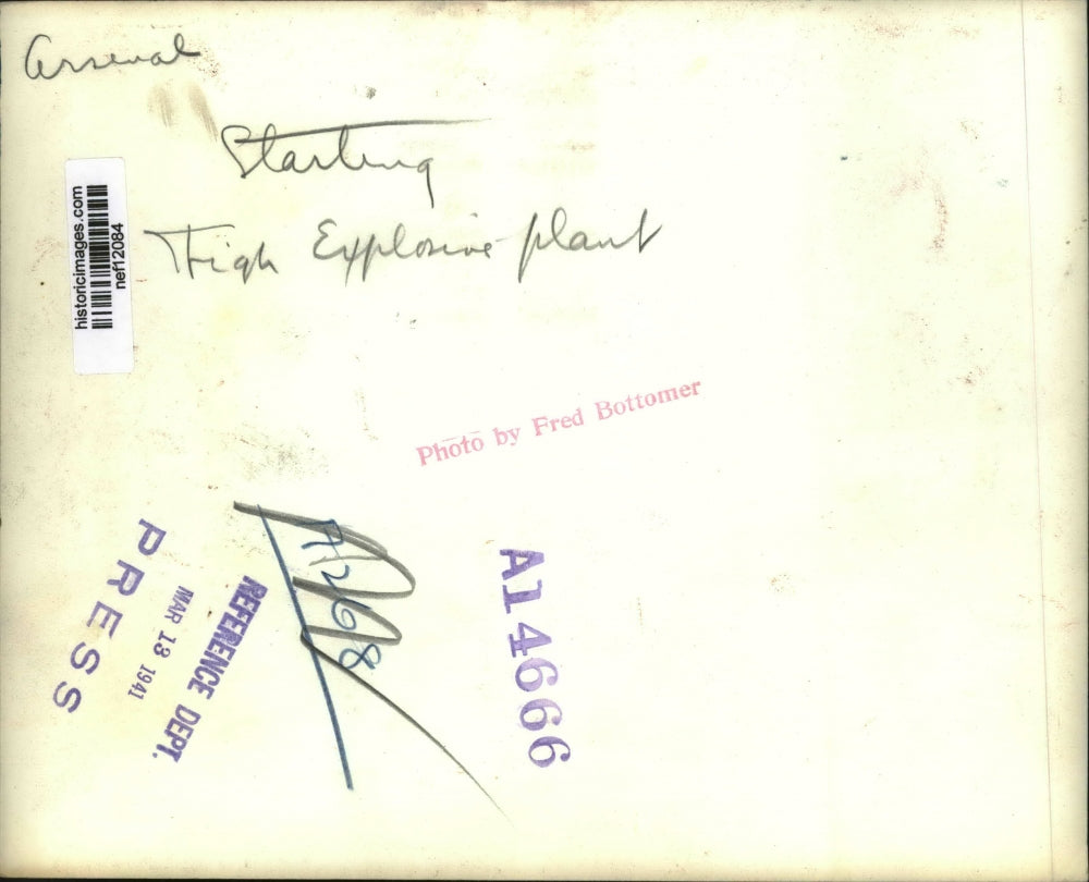 1941 Press Photo Startling High Explosive Plant - nef12084