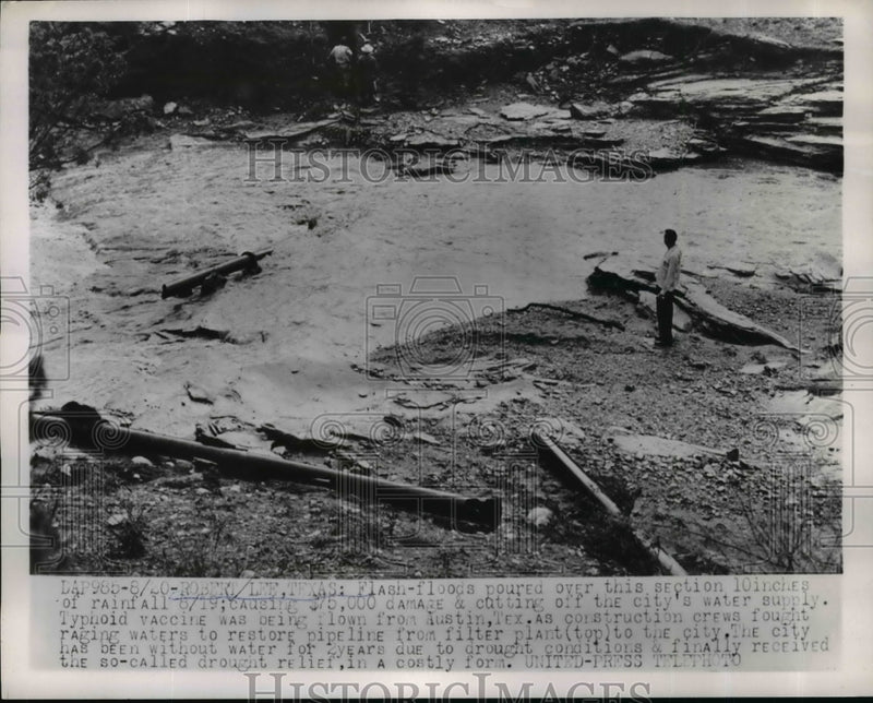 Load image into Gallery viewer, 1953 Press Photo Flash Floods poured over the section of Robert Lee Texas
