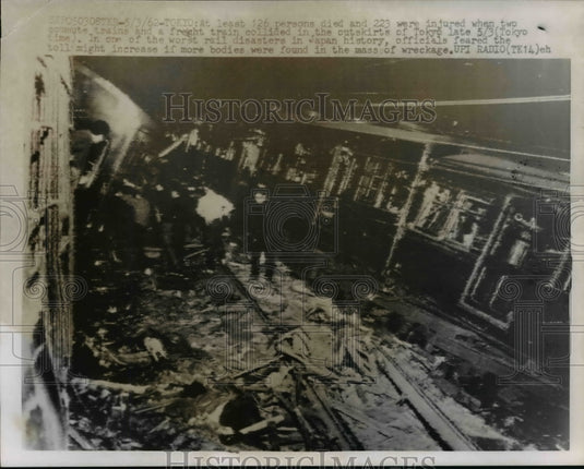 1962 Press Photo Japan Commuter Train and Freight Train Collided at Tokyo