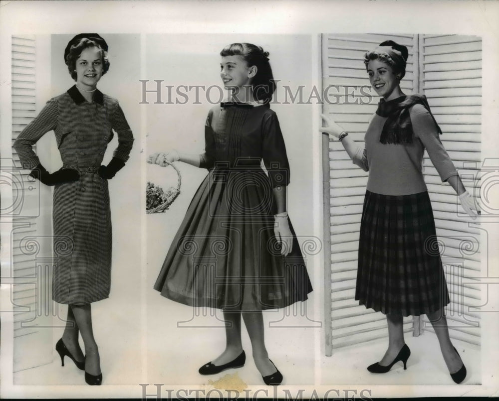 1957 Press Photo These 3 Model The Dresses That Won Top Prize In Sewing Contest- Historic Images
