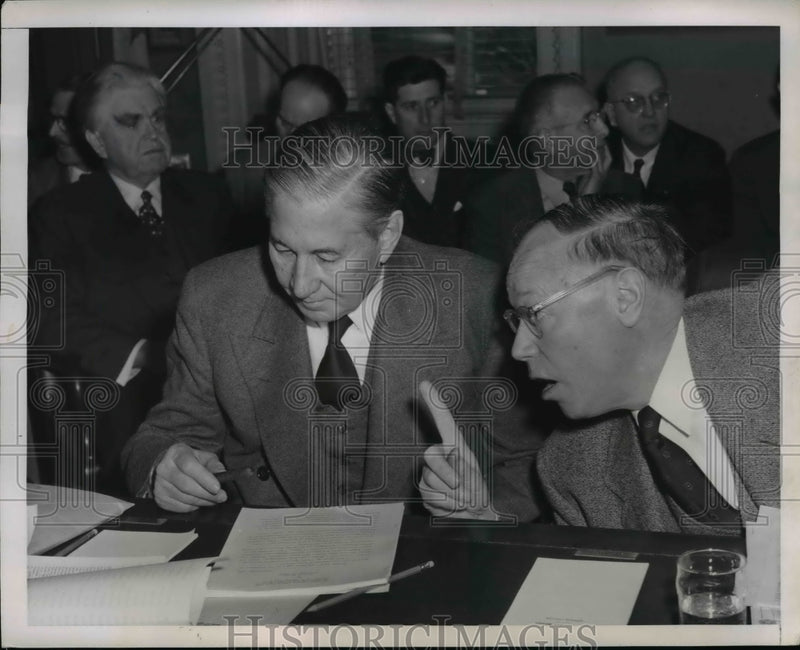 Load image into Gallery viewer, 1952 Press Photo Taft-Lewis Clash Over Provisions of Taft-Hartley Act
