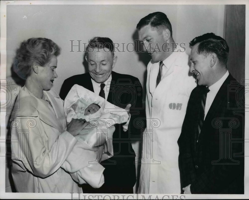 1961 Press Photo First New Citizen of the City of Salon born in Brent Wood Hosp