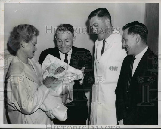 1961 Press Photo First New Citizen of the City of Salon born in Brent Wood Hosp