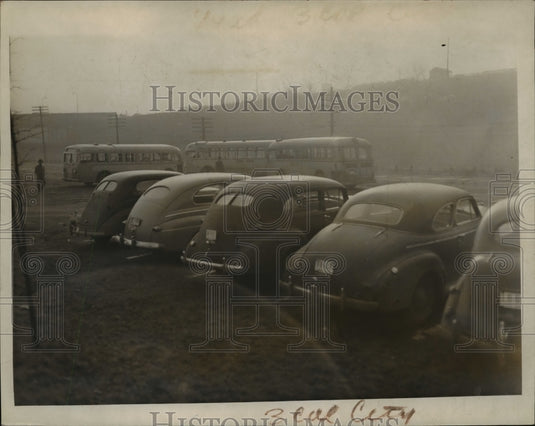 1946 Press Photo Buses At City Parking Lot - nef12429