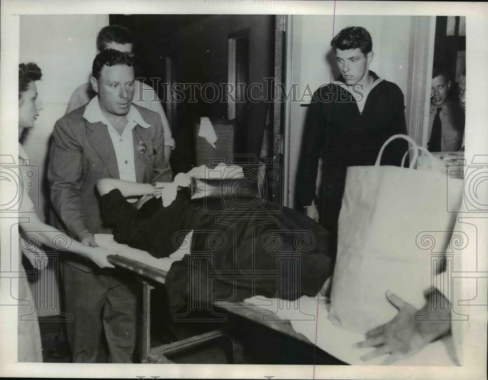1946 Press Photo Crash Between Two Commuter Trains Killed One and Injured 50