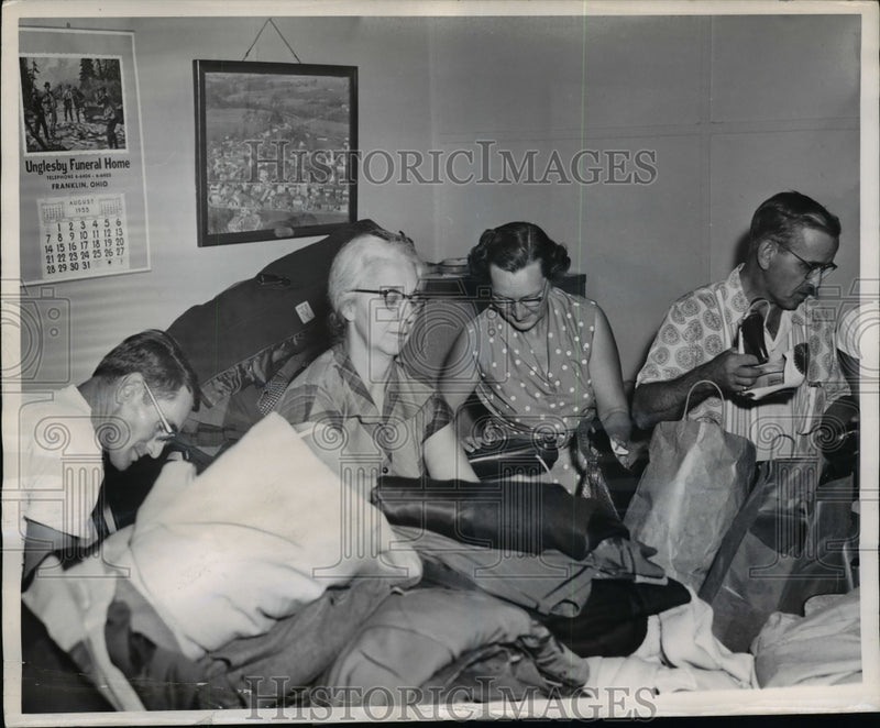 Load image into Gallery viewer, 1955 Press Photo Thousands of Donations Sent to Daughter Due To Hurricane

