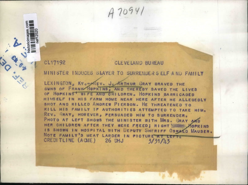 Load image into Gallery viewer, 1943 Press Photo Rev Arthur Gray Helped Save Lives of Hopkins' Wife &amp; Children
