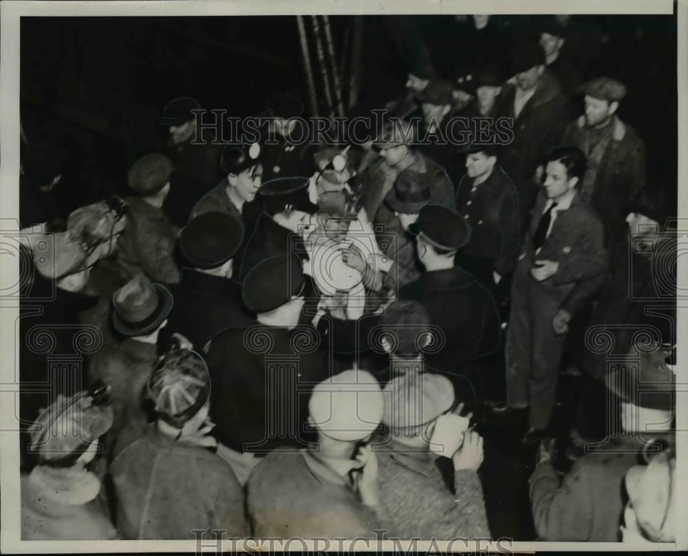 1939 Press Photo 20 men trapped in Crown Hill Mine No.6 at Clinton Ind.