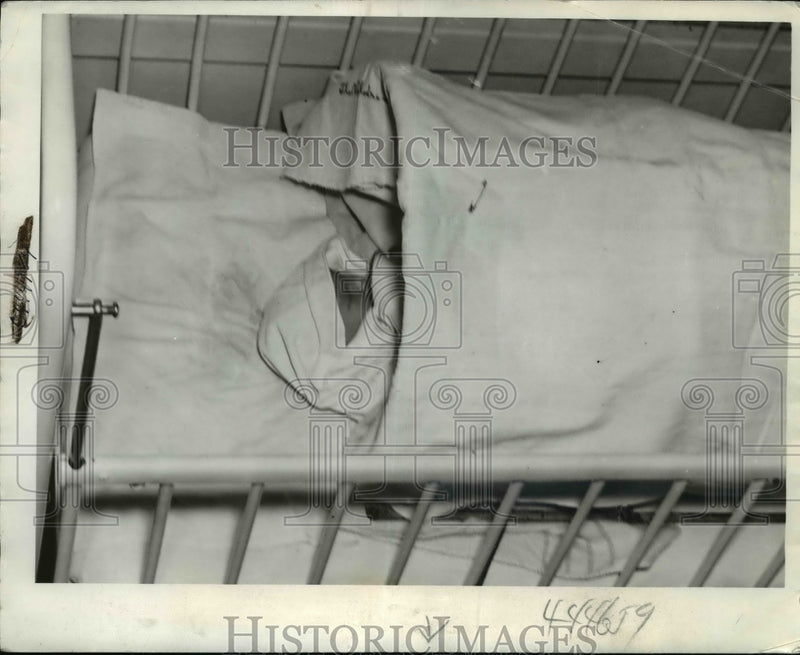 Load image into Gallery viewer, 1938 Press Photo Baby born after mother's death by caesarian operation
