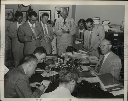 1952 Press Photo Sen. Robert A.Taft during Capitol Press Conference - nef12581