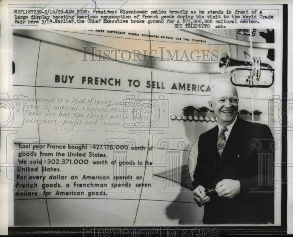 1959 Press Photo Pres. Dwight Eisenhower at the World Trade Fair - nef12607
