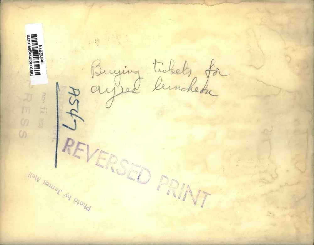 1938 Press Photo Buying Tickets For Ayres' Luncheon - nef12674