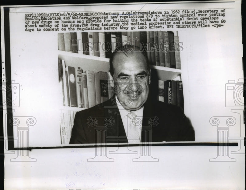 Load image into Gallery viewer, 1962 Press Photo J.Celebrezze Proposed Regulations To Control New Drug Testing
