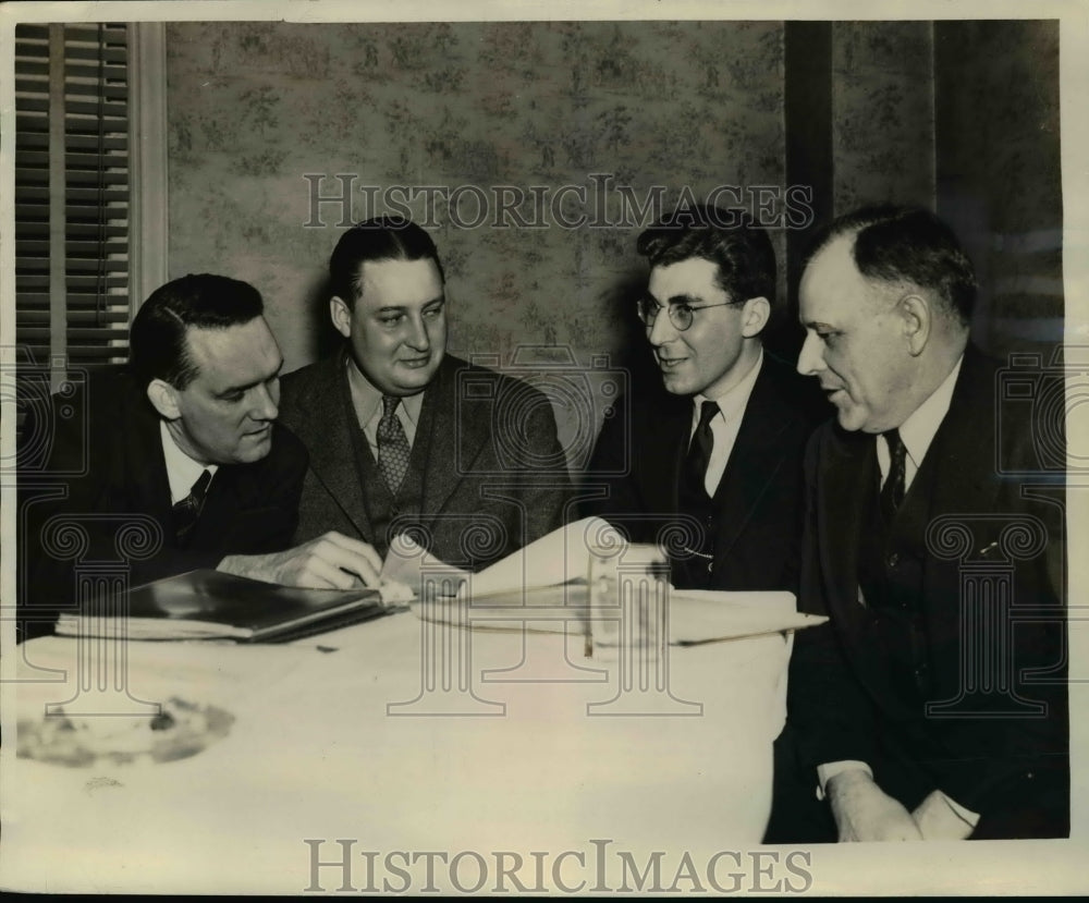 1939 Press Photo Closing Deal Purchase of TN Electric Power From Commonwealth