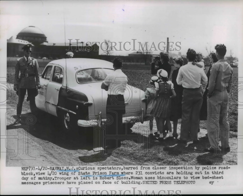 1952 Press Photo Spectators Barred From Closer View of 231 Convicts Mutiny