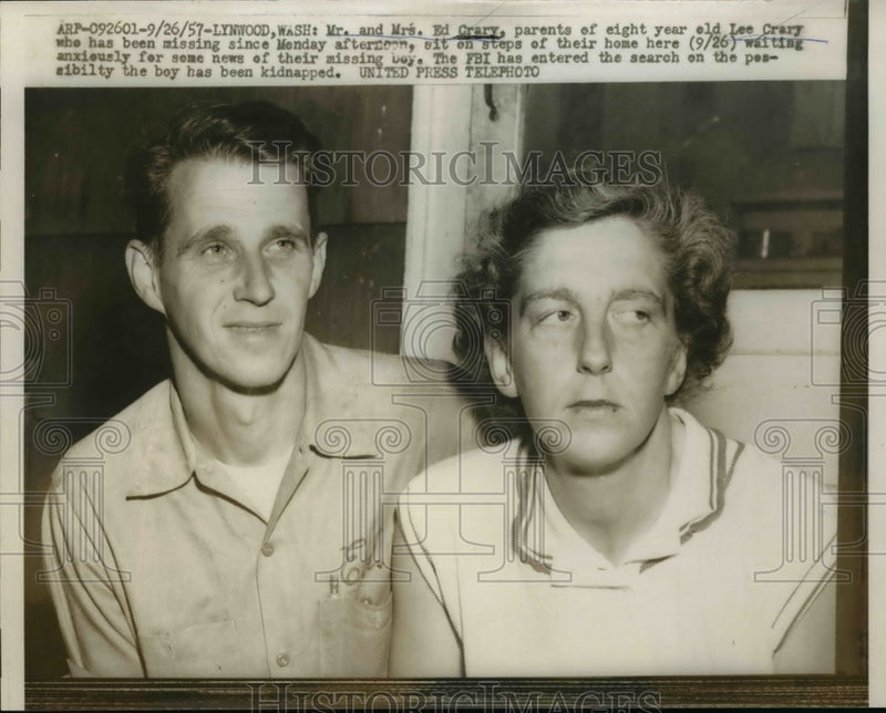 Load image into Gallery viewer, 1957 Press Photo Mr and Mrs Ed Crary Parents of Missing Son May Have Been Kidnap
