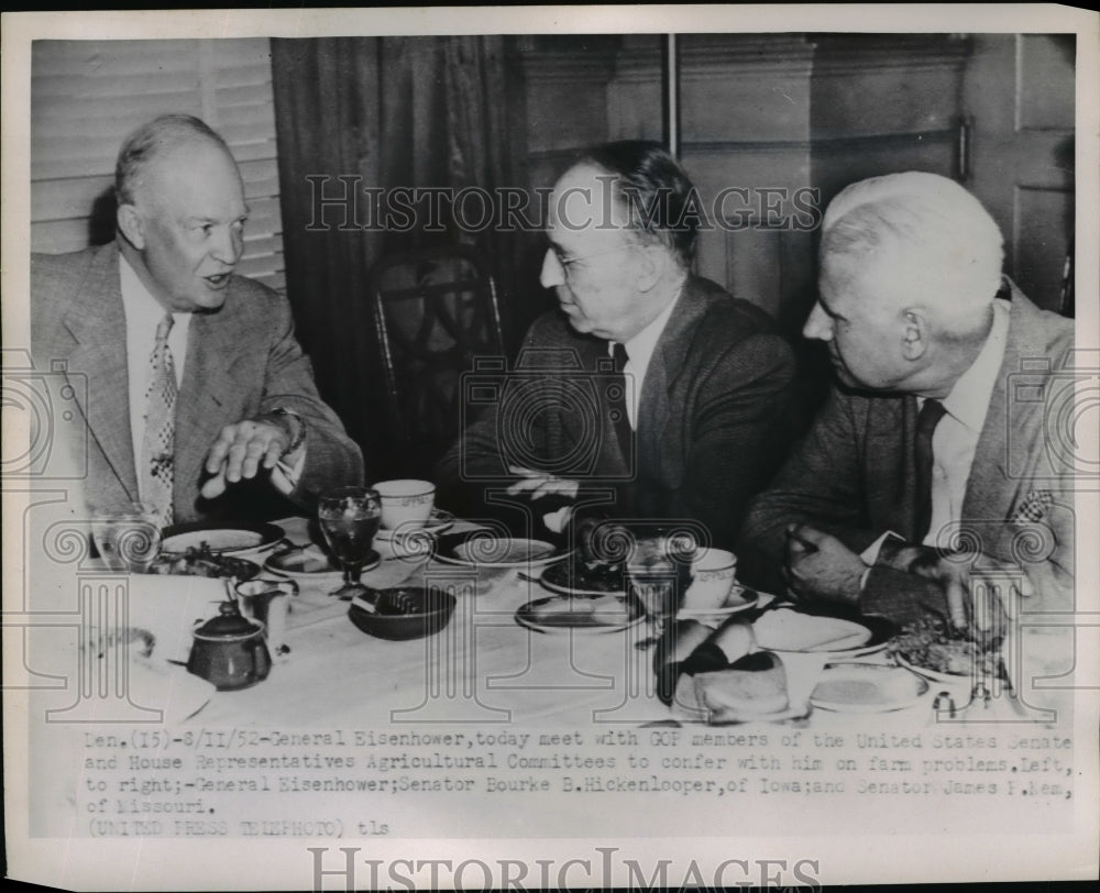 1952 Press Photo Gen, Dwight Eisenhower with Sen. Bourke Hickenlooper of Iowa