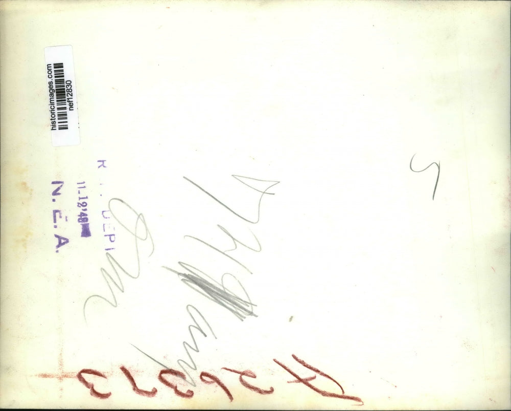 1948 Press Photo Republican dignitaries great Governor Dewey after speech