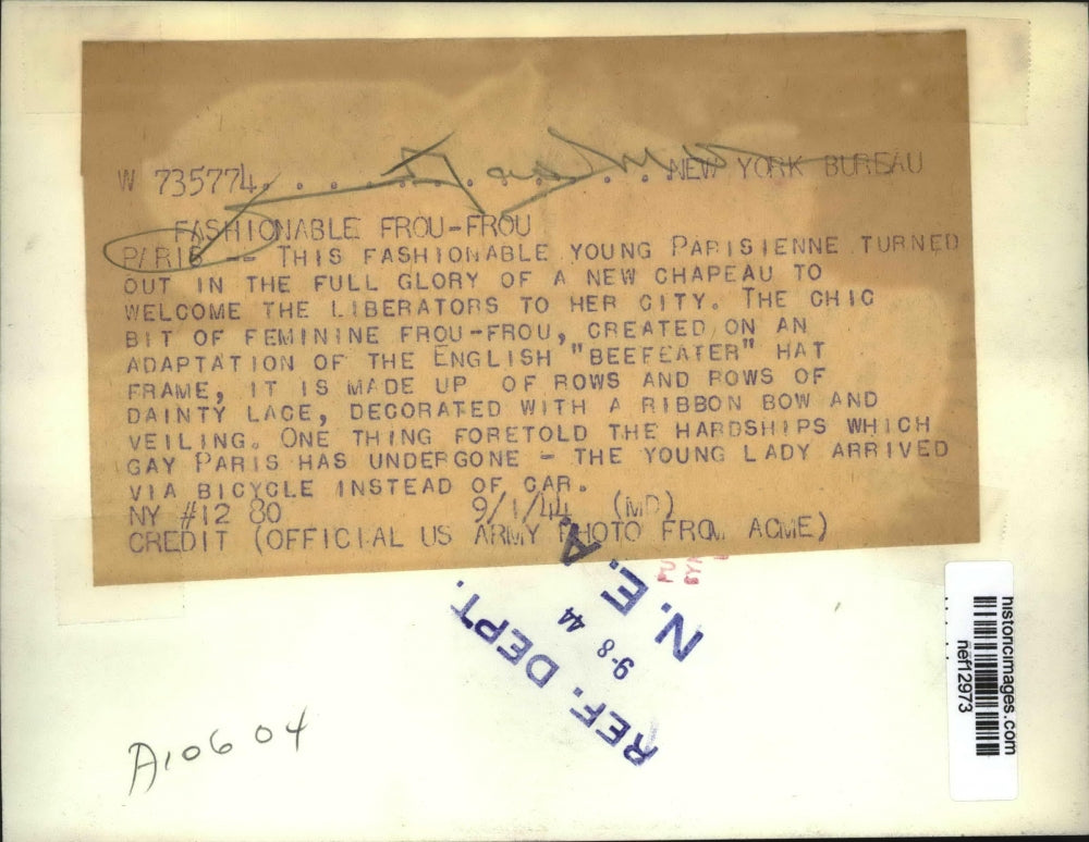 1944 Press Photo Fashionable Young Parisian wear s Beefeater Hat frame