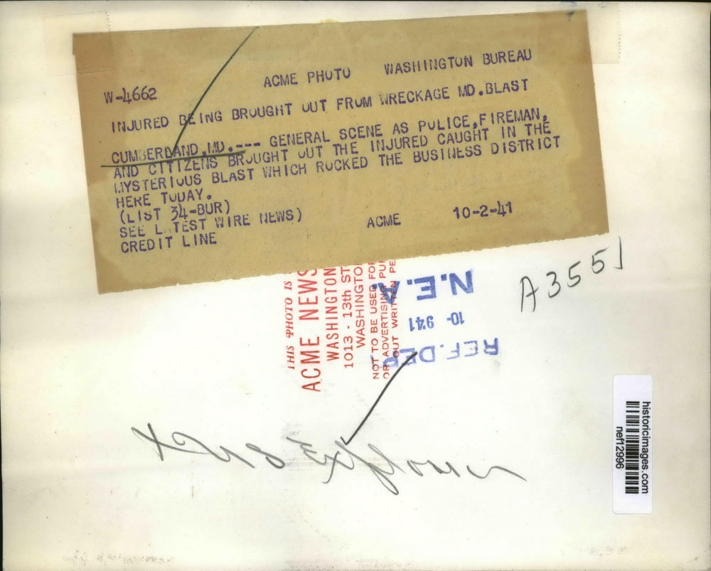 1941 Press Photo Injured being brought out from wreckage Maryland blast